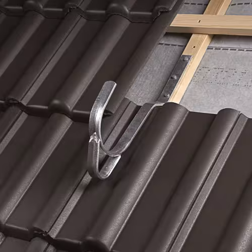 Crochet de toiture de sécurité Trapac (DIN EN 517-Type A) pour ardoise noire, version droite, avec clous de fixation de la catégorie de sécurité pour toiture avec le GTIN 4027822718353 Crochet de toit de sécurité Trapac (DIN EN 517-Type A) de la marque Klöber de la catégorie sécurité du toit