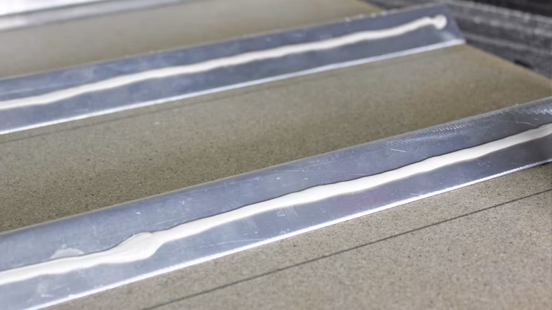 Keramik- & HPL-Plattenkleber 310 ml Aluminium, Schwert, Waffe