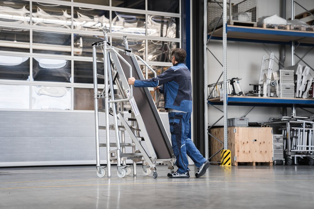 Milieubild 2178053 Munk Montageplattform mit Treppenzustieg