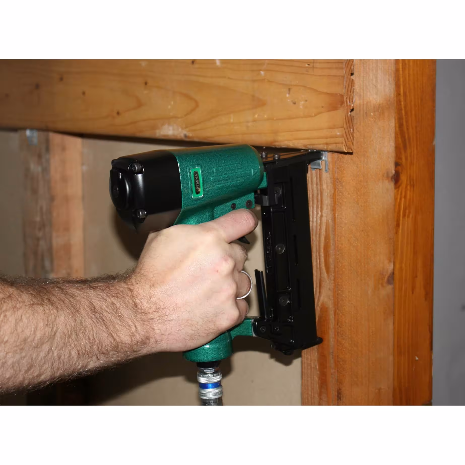 Chiodatrice pneumatica per graffe da 15-40 mm 2P-ES40SDS di Prebena dalla categoria attrezzature per officine
