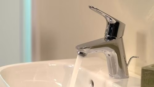 Hansgrohe miscelatore monocomando per lavabo FOCUS 70 larghezza nominale 15 con scarico pop-up da 1 1/4 di pollice cromo