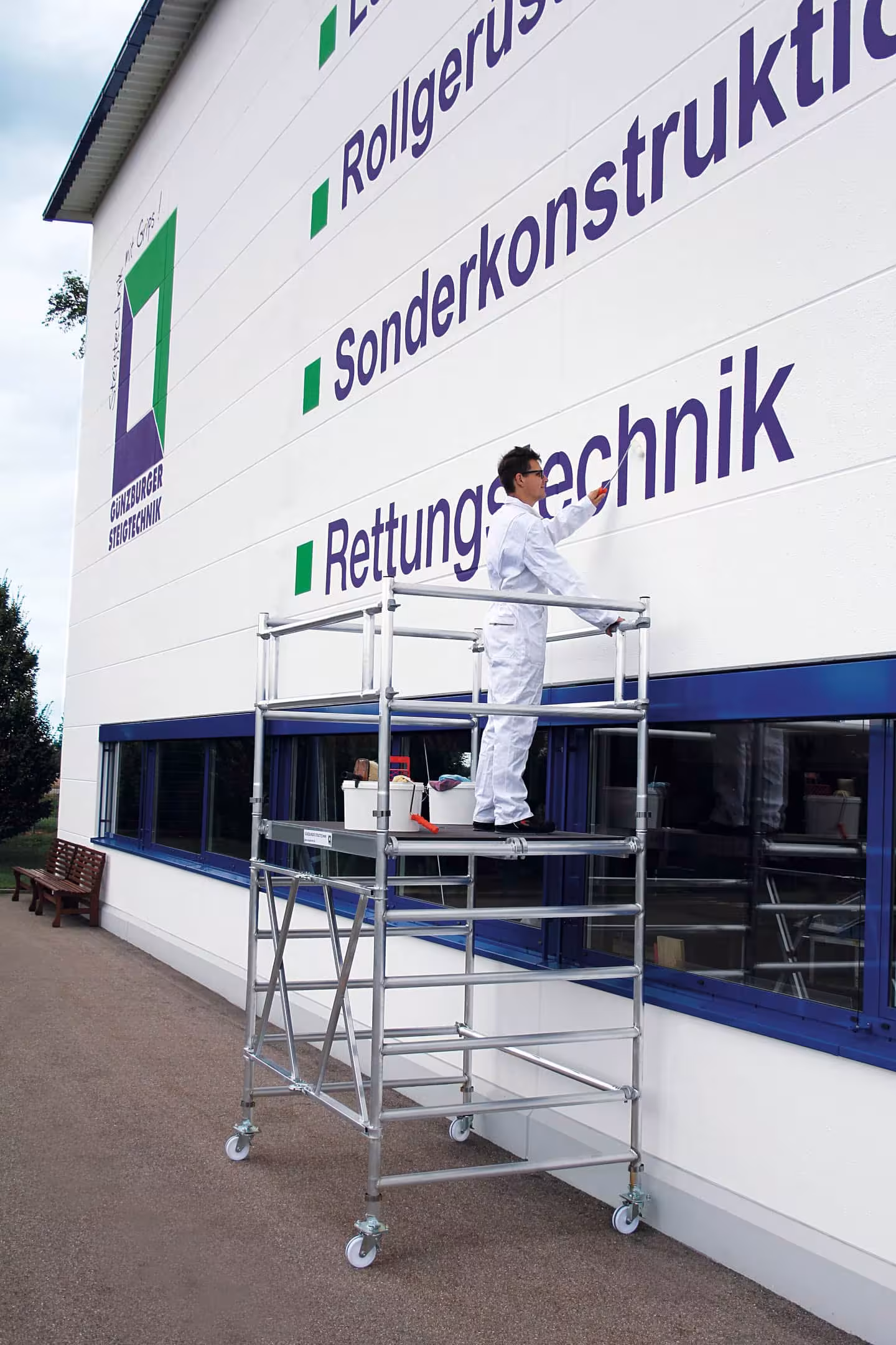 Trabattello pieghevole 1,35 x 1,80 m della marca Munk della categoria ponteggio pieghevole