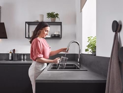 Hansgrohe Miscelatore monocomando per cucina 240 FOCUS DN 15, con doccetta estraibile cromo