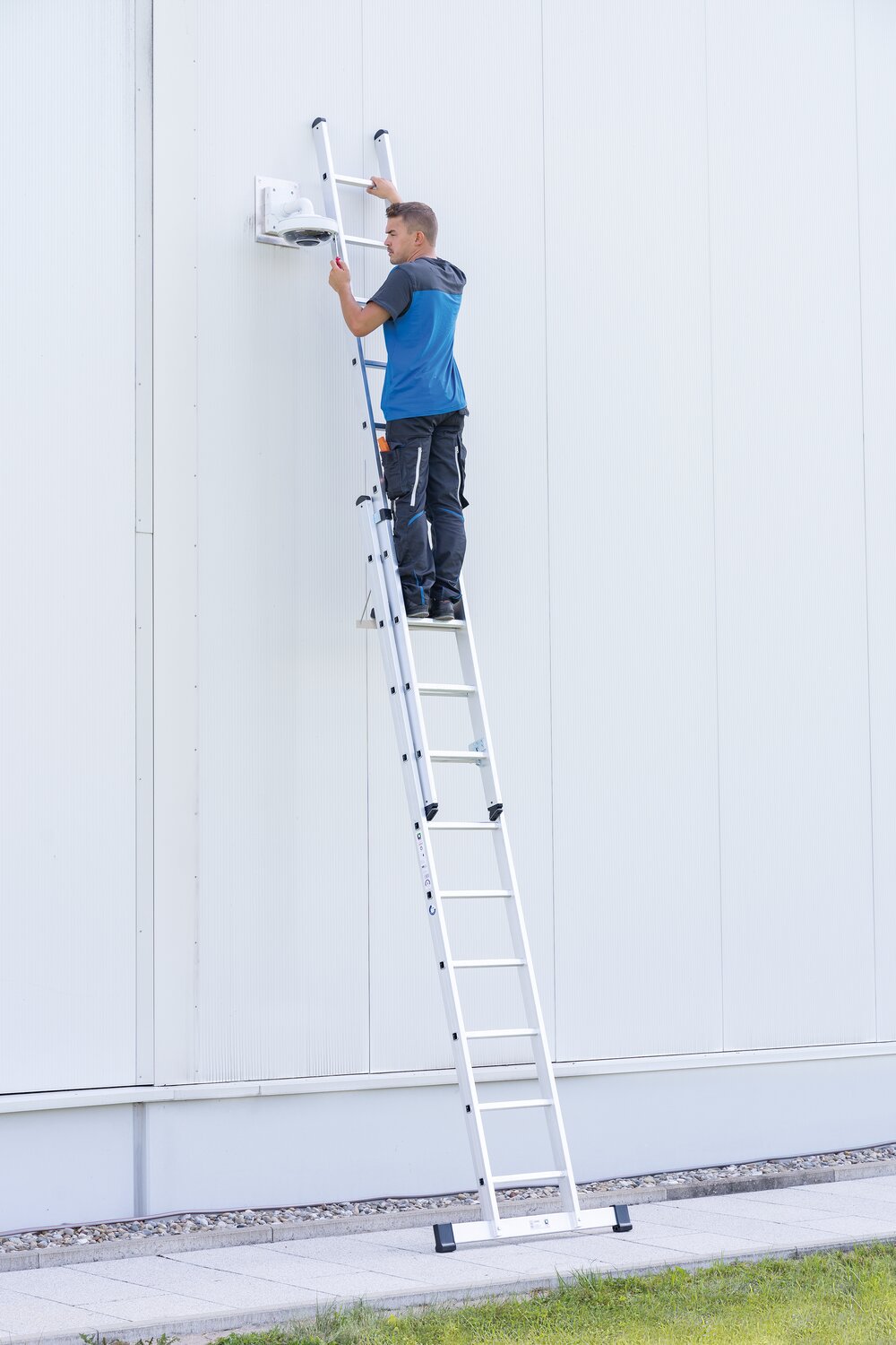 Echelle coulissante à barreaux Munk en 2 parties avec traverse standard 2x8 barreaux