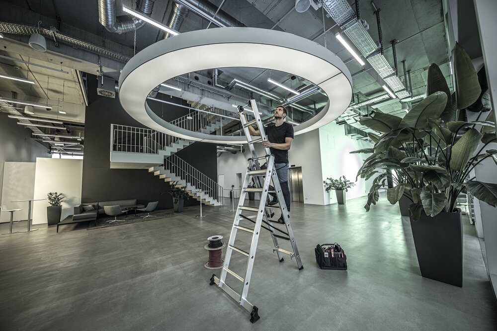 Milieubild 3813632 Scaletta multiuso Munk a 3 sezioni con traversa nivello® e gradini a clip R13 3x6