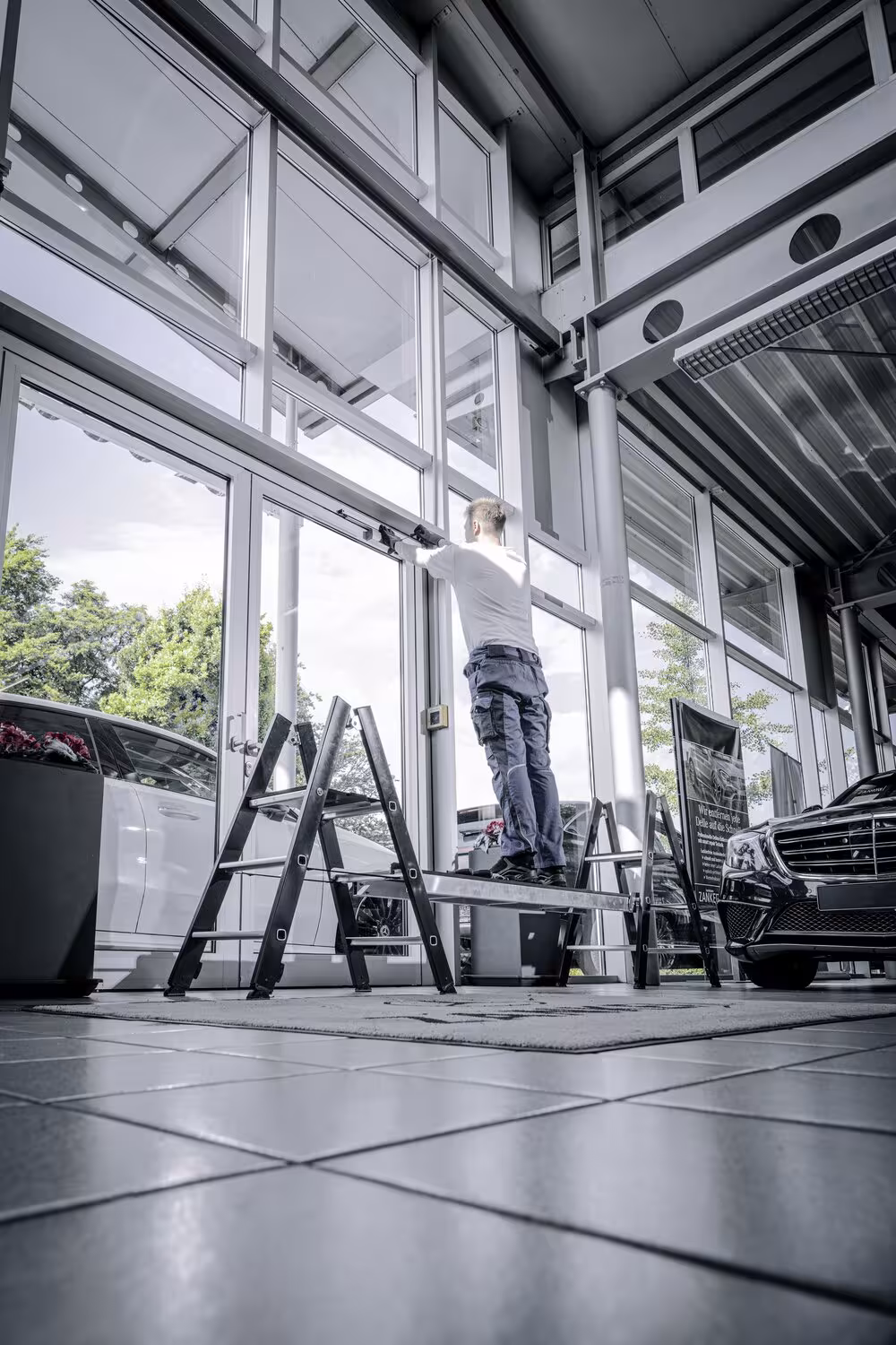 Bei qpool24 den Artikel ML Klapptritt beidseitig begehbar RAL 7016 3 Stufen mit der GTIN 4031405501959 entdecken! ML Klapptritt beidseitig begehbar RAL 7016 3 Stufen von der Marke Munk mit der Artikelnr. 50195 bei qpool24 kaufen