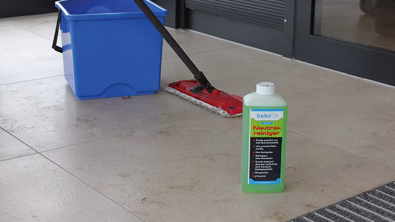 TecLine Nettoyant neutre bouteille 1 l Reinigen, Person