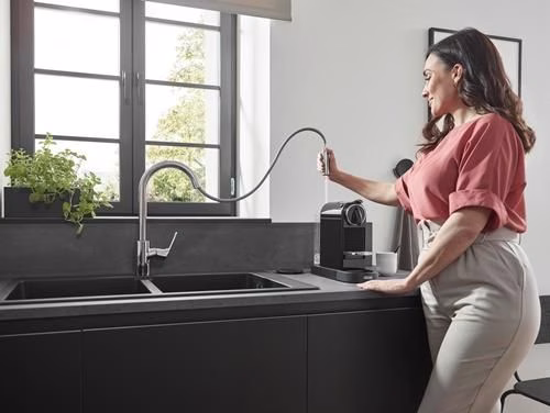 Hansgrohe Miscelatore monocomando per cucina 240 FOCUS DN 15, con doccetta estraibile cromo