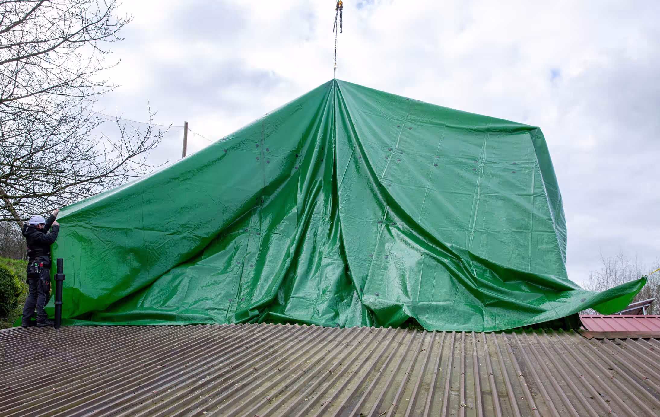 Tetto di emergenza professionale Sepa Tarp di Klöber Tetto di emergenza Sepa Tarp Profi, membrane sotto copertura e barriere al vapore
