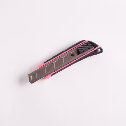 rosa Cuttermesser von FigoFix aus der Kategorie Handwerkzeuge