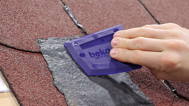 Sigillo bituminoso 310 ml nero Schiefer, Person, Reinigen