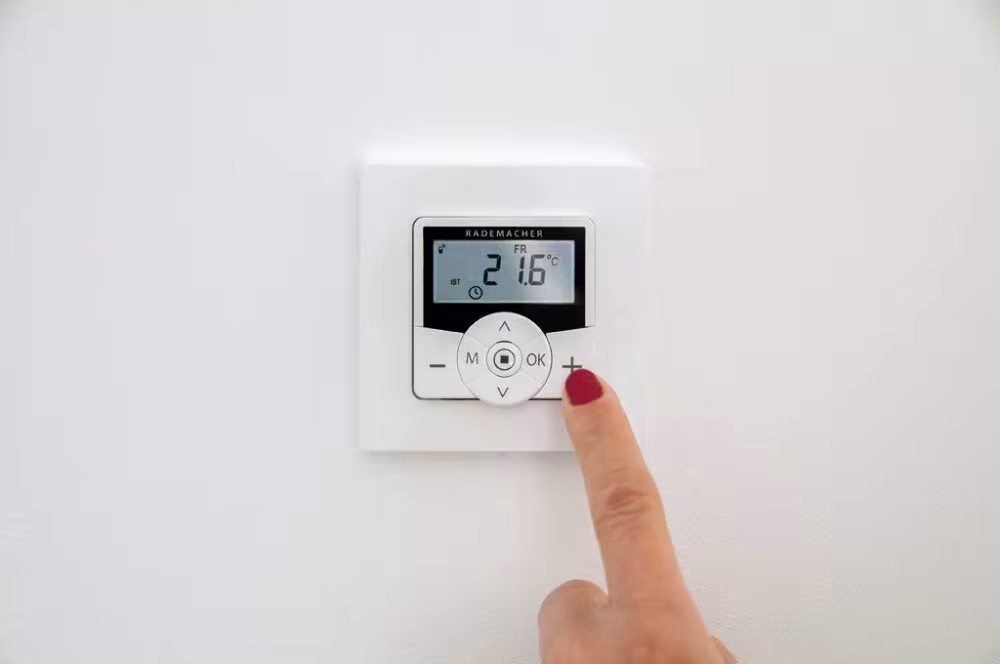 Une autre vue de l'article thermostat d'ambiance sans fil DuoFern 9485-1 de la catégorie radiateurs