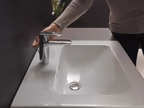 Detailbild 4038206 Hansgrohe miscelatore monocomando per lavabo VERNIS Blend 100 con scarico pop-up da 1 1/4 di pollice cromo