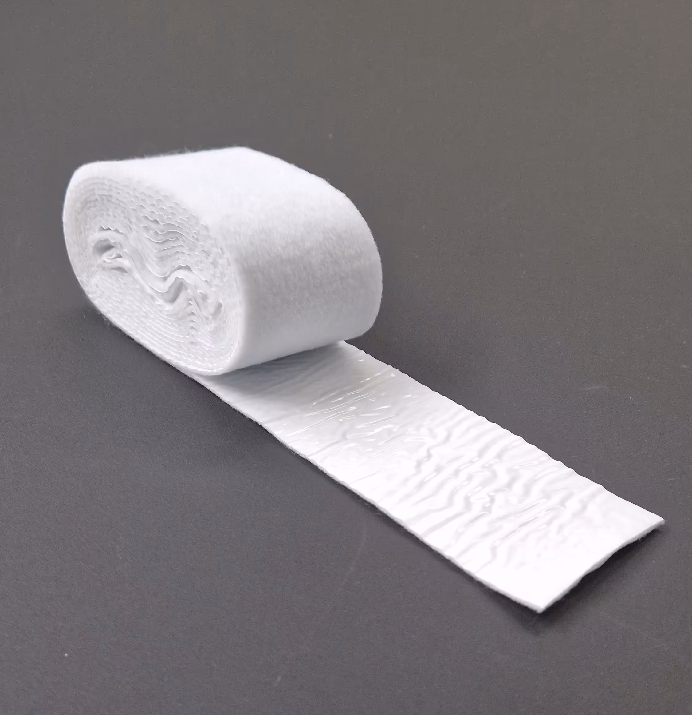 5 Meter - VÖWAflex® comfort Wickelstreifen - Stärke 4 mm, ohne Folie von der Marke VÖWA GmbH VÖWAflex® comfort Wickelstreifen - Stärke 4 mm Typ Ausführung: ohne Folie aus der Kategorie Schutzschlauch mit der Artikelnr. 21207040