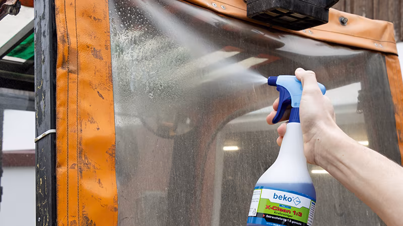 Detergente TecLine X-Clean -concentrato- tanica da 30 l Reinigen, Person