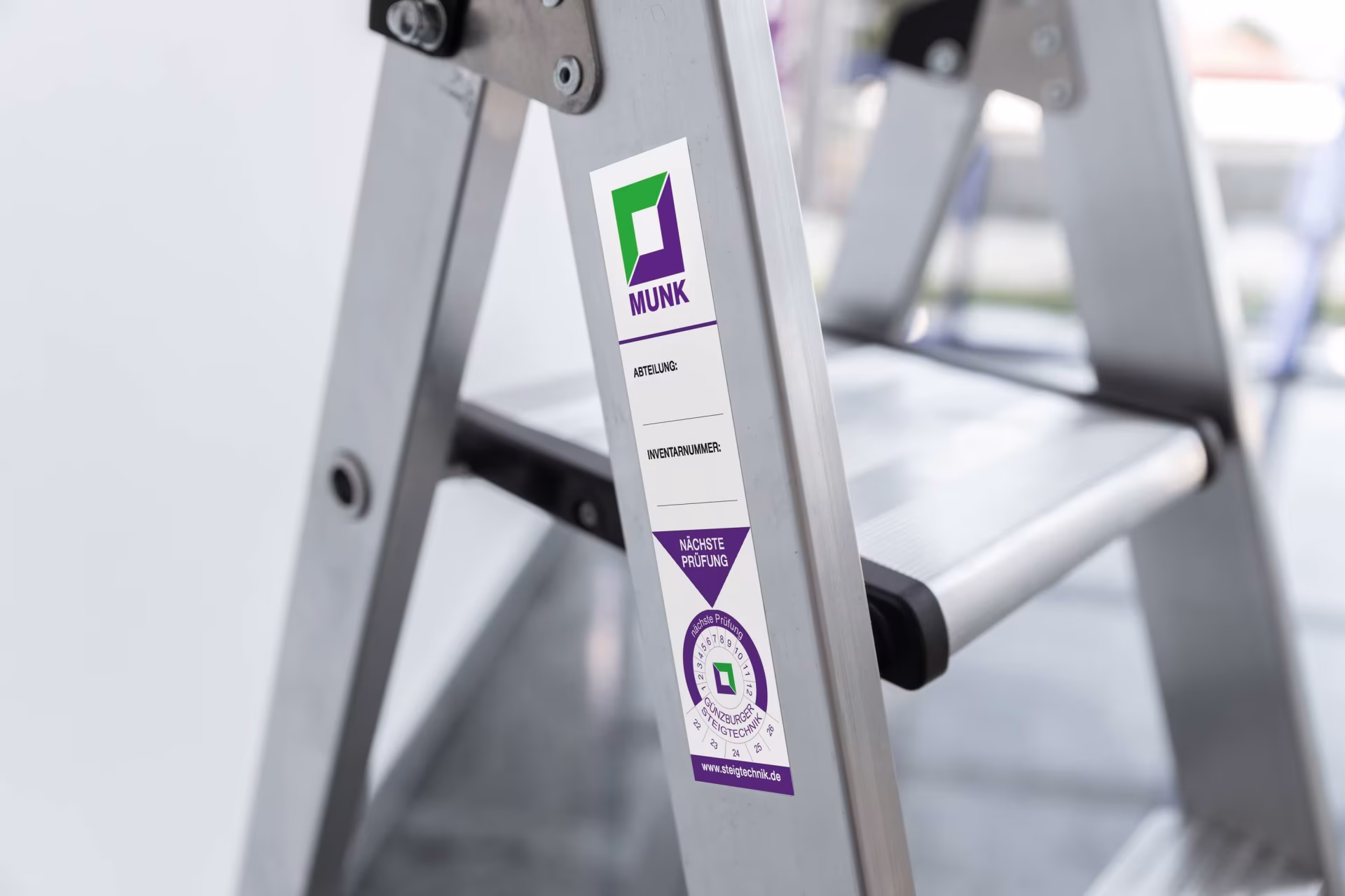 Adesivi per inventario Munk della marca Munk della gamma di prodotti Scale e impalcature