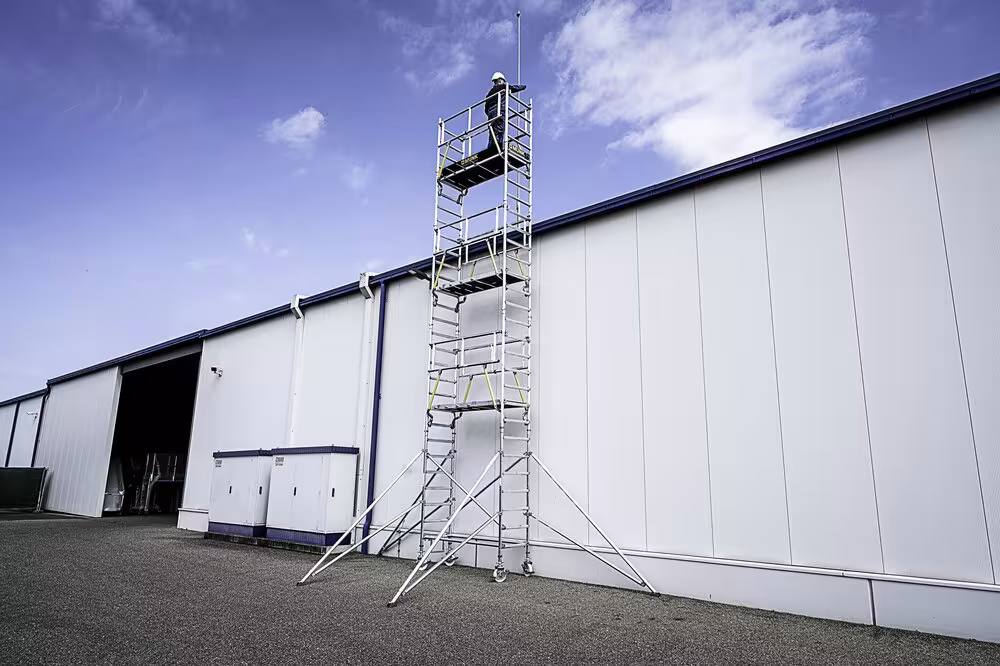 FlexxTower SGX avec garde-corps leader de la marque Munk de la gamme d'échafaudages