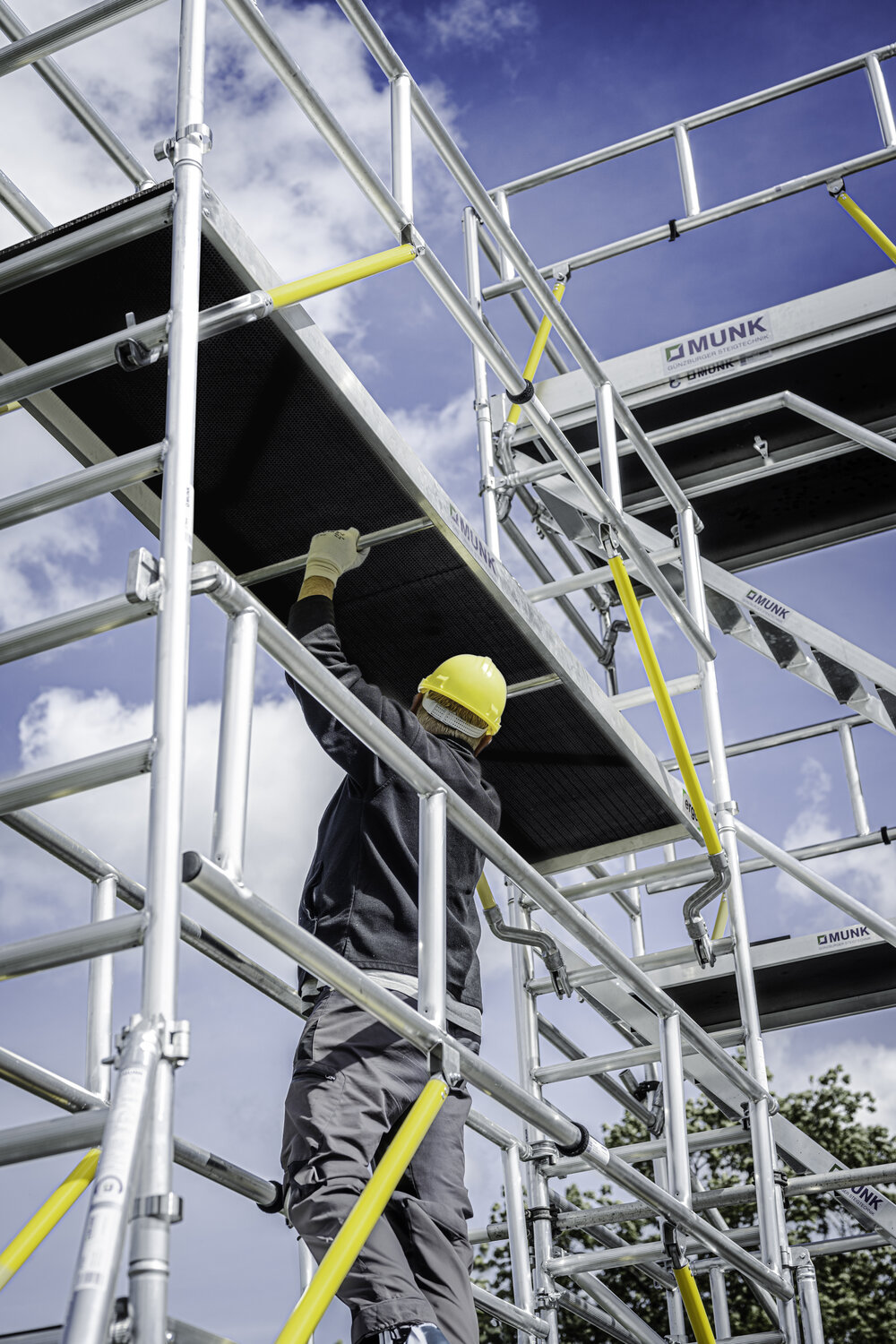 Produktbild (Abb. Ähnlich) 3819115 Munk Ergo-Plattform mit Klappe für Gerüstlänge 1,8 m