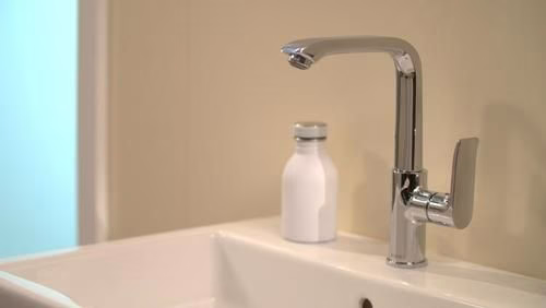 Hansgrohe METRIS 230 miscelatore monocomando per lavabo con diametro 15 mm con bocca girevole e scarico a scomparsa G 1 1/4 di pollice cromo