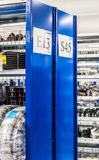 Paroi latérale en tôle pleine 1300 x 500 mm (H x P), RAL 5010 bleu gentiane, MULTIplus de Schulte Lagertechnik de la gamme de produits du système enfichable