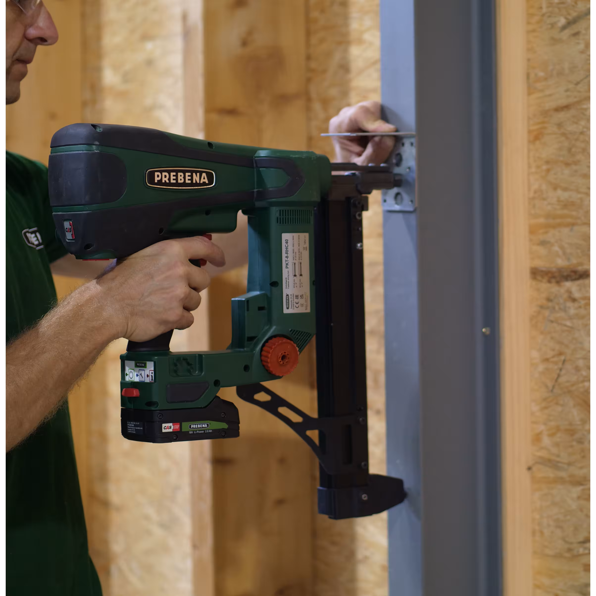 Immagine aggiuntiva dell'articolo Chiodatrice ibrida per chiodi acciaio-cemento tipo RHC da 15-40 mm inclusa batteria e stazione di ricarica PKT-8-RHC40 composta da viti, graffe, graffette