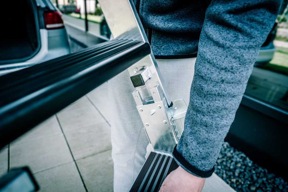 Escabeau à marches Munk accessible des deux côtés, emboîtable 2x4 marches