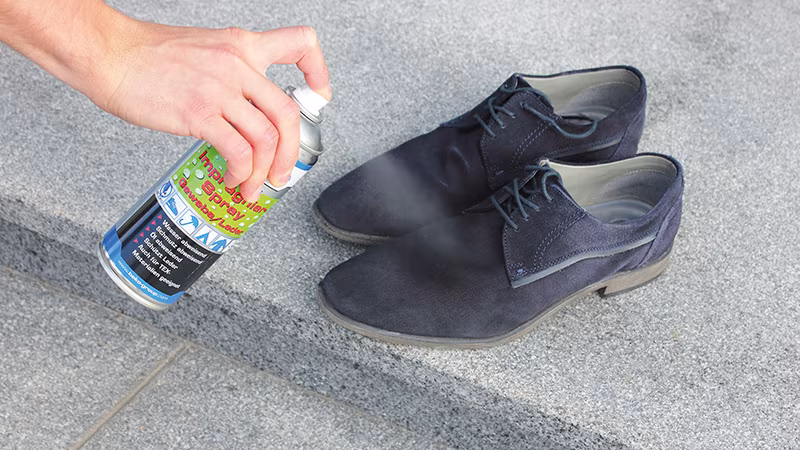 TecLine spray impregnante tessuto/pelle 400 ml Bekleidung, Schuhwerk, Schuh, Sneaker, Person